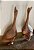 Par de lindas esculturas em madeira pereira, representando casal de ganso , impecáveis, mede 90 cm - Imagem 3