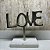 ESTATUETA MÁRMORE E ALUMÍNIO LOVE - Imagem 3