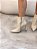 Bota Feminina Louise Cano Curto Off-white em Couro Legítimo - Imagem 10