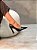 Scarpin Feminino Louise Preto em Couro legítimo - Imagem 1
