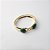 Pulseira Metal Bracelete Dourada com Detalhe de Elo e Pedras Verdes - Imagem 1