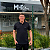 Polo Manhattan Jeans Preto Logo Clássico Bordado - Imagem 1