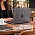 Capa Ultrafina para MacBook Neo 13" com Proteção em Policarbonato Rígido e Ventilação Inferior - Neo Armor Stand - Gshield - Imagem 3