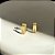 Argola Quadrada Três Linhas Detalhe Zircônias Banho de Ouro 18k - Imagem 1