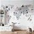 Papel de Parede Infantil de Mapa Mundi Cinza com Balões - Imagem 2