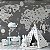 Papel de Parede Infantil de Mapa Mundi em Tons de Cinza com Balões Gigantes - Imagem 4