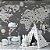 Papel de Parede Infantil de Mapa Mundi em Tons de Cinza com Balões Gigantes - Imagem 5