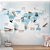 Papel de Parede Infantil de Mapa Mundi Azul com Nuvens e Aviões no Céu - Imagem 1