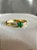Anel Nina - ouro amarelo 18K, esmeralda e diamantes - Imagem 4