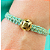 Pulseira Regulável de Macramê Verde, Dourado com Pingente Fé - Imagem 3