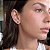 Brinco ponto de luz P folheado a ouro 18k - Imagem 2