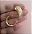 BRINCO ARGOLA 3 CORES COM RISCO DIAGONAL FOLHEADO A OURO 18K - Imagem 2
