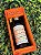 KIT CACHAÇA ANISIO SANTIAGO 600ML C/ SUPORTE MADEIRA ALÇA - Imagem 2