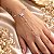 Pulseira Banhada a Prata Hand Chain Com Pingente De Flor Bijou Art - Imagem 1