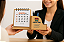 CALENDÁRIO PORTA CLIPS MDF - MEGA IMPRESS - Imagem 5