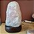 Luminaria Quartzo Rosa 17,5cm  - Base de Madeira Escura - Bivolt - Imagem 4