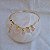 Pulseira Bracelete Meio Aro Cristais Brutos Suspensos - Folheado a Ouro - Imagem 3