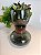 VASO DECORATIVO EM VIDRO FUME COM DETALHE CENTRAL EM METAL BRONZE - Imagem 2