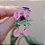 Brinco gota cristal fusion rosa e verde ouro semijoia - Imagem 1