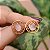 Brinco redondo pedra natural quartzo rosa ouro semijoia - Imagem 1