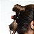 Piranha de cabelo Bianca acrílico marrom letra P 05 003 - Imagem 2