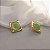 Brinco Mariana Amaral quadrado resina verde marble ouro semijoia - Imagem 3
