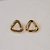 Brinco triangular liso ouro semijoia - Imagem 1