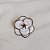 Broche camélia esmaltada branca - Imagem 3