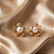 Brinco flor pérola zircônia ouro semijoia VB0710 - Imagem 3