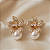 Brinco flor pérola zircônia ouro semijoia VB0709 - Imagem 3