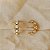 Brinco ear hook Morena Canela pérolas ouro semijoia - Imagem 3