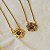 Colar escapulário Morena Canela hibisco strass black diamond ouro semijoia - Imagem 2