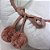 Ninho Básico - Malha Jacquard - Branco / Rosa Amaralina - Cordão Tricot - Pingente Pompom - Imagem 4