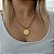 Colar correntaria fina com pingente de Espírito Santo com detalhes de Pérolas folheado a ouro - Imagem 2