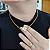 Colar curto com detalhe de  um trevo resina perolada com strass folheado em ouro - Imagem 1