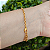 Pulseira correntaria  com detalhe de 1 trevo resina vermelho folheado em ouro - Imagem 2