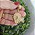 Colar correntaria IRIS com pingente oval resina perolada e LETRA PERSONALIZADA folheado em ouro - Imagem 5