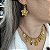Brinco de pino com pingente flor com strass folheado em ouro - Imagem 3