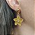 Brinco de pino com pingente flor com strass folheado em ouro - Imagem 1