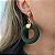Brinco de pino gota com pingente corda formato circulo verde escuro folheado em ouro 6,5 x 4 cm - Imagem 1