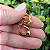 Brinco argola pequena com detalhe strass rosa claro Folheado em ouro - Imagem 2