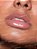 Lip Oil Jelly Wow Berry Involved - SHEGLAM - Imagem 3