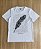 Camiseta masculina em algodão com decote careca desenho pena com escrito - Imagem 2