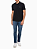 CALVIN KLEIN JEANS CAMISA POLO BÁSICA ESTAMPA ÔMEGA PRETA - Imagem 2