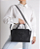 SCHUTZ BOLSA TOTE MÉDIA TASSY PRETA - Imagem 1