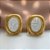 BRINCO RETANGULAR BORDA LISA MADREPÉROLA DOURADO AÇO 316L⭐️ - Imagem 6
