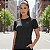 Camiseta Feminina Preta com Bolsos e Recorte Selene - Imagem 1