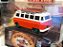 CHASE - Kombi Samba Bus c/ pranchas - Greenlight - Escala 1/64 - Metal e pneus de borracha - Imagem 2