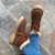 Bota Feminina Forrada Betren Camurça Australiana Cano Baixo - Imagem 5