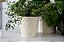 Euro Ceramica Coleção Chloe Elegante 5.3 Vaso/Centro Cerâmico Decorativo com Design Floral, Bege - Imagem 1
